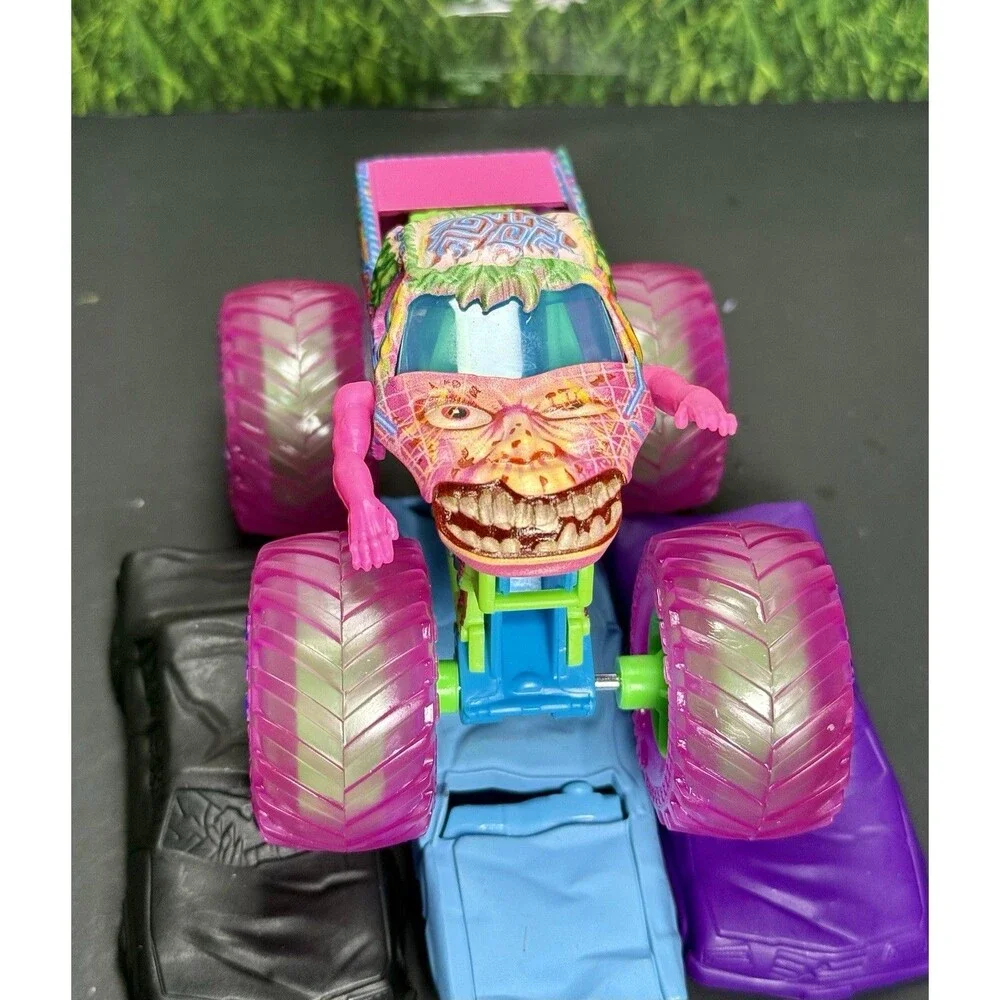 Custom Monster Jam Monster Truck 1:64 Zombie Cyberflare Pink Blue Green Neon